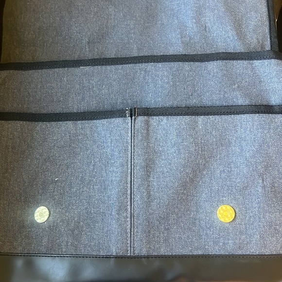 NWT London Fog Charcoal and Black Messenger Bag - Picture 8 of 9